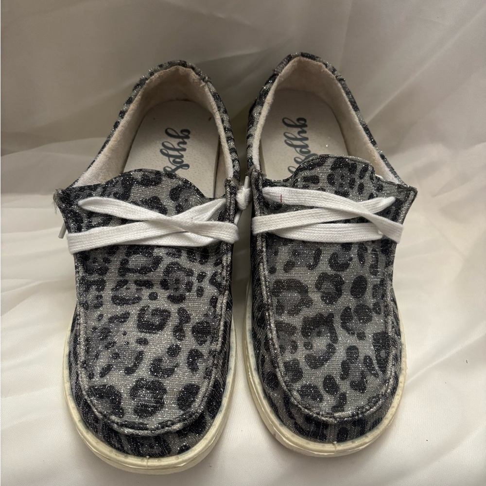Gypsy Jazz Leopard Glitter Slip-On Sneakers Size 4 Memory Foam